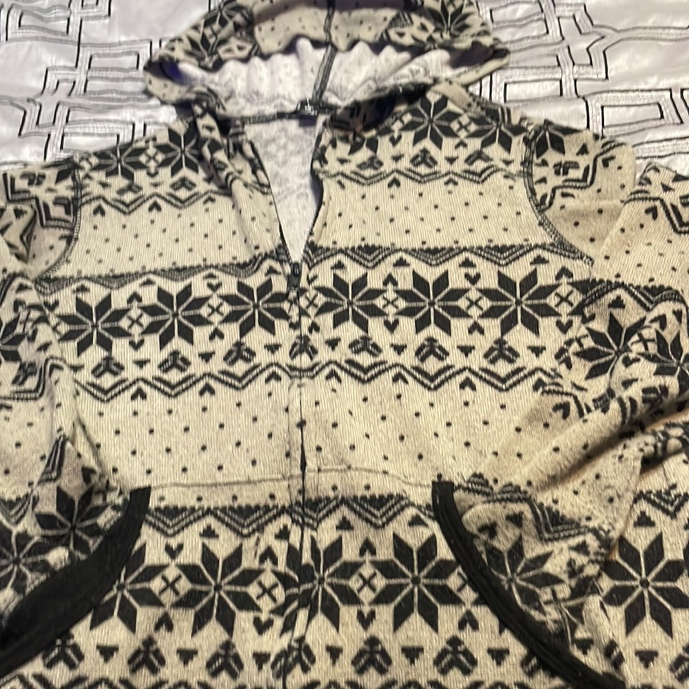 ❤️ Gray & Black print Hoodie Sweater